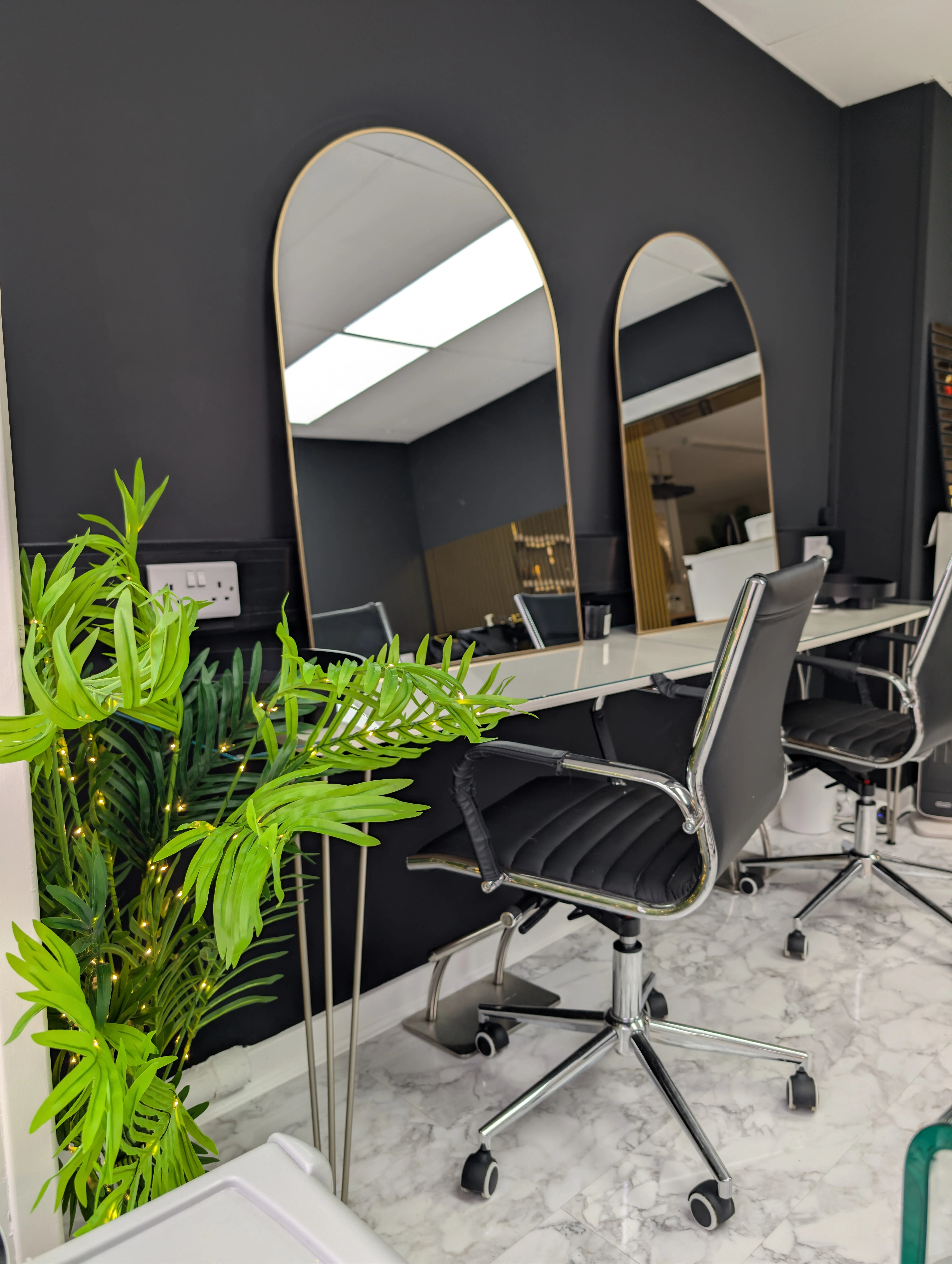 Angie Monroe Hair Beauty Aesthetics — AI receptionist for beauty salons case study